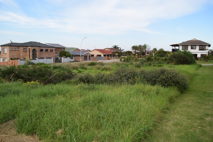  Bedroom Property for Sale in Wavecrest Eastern Cape